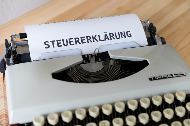 Steuererklärung in Schreibmaschine getippt
